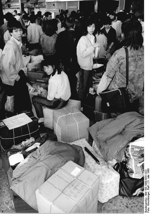 Vietnamesische Gastarbeiter verlassen die DDR (31. Mai 1990)